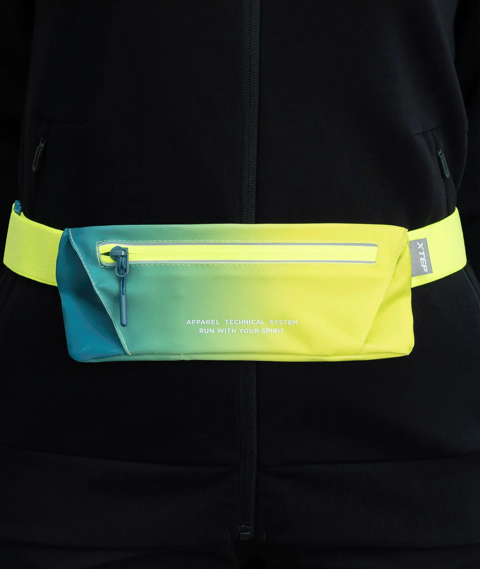 975237142299-2_A Sac banane de course – Image 1