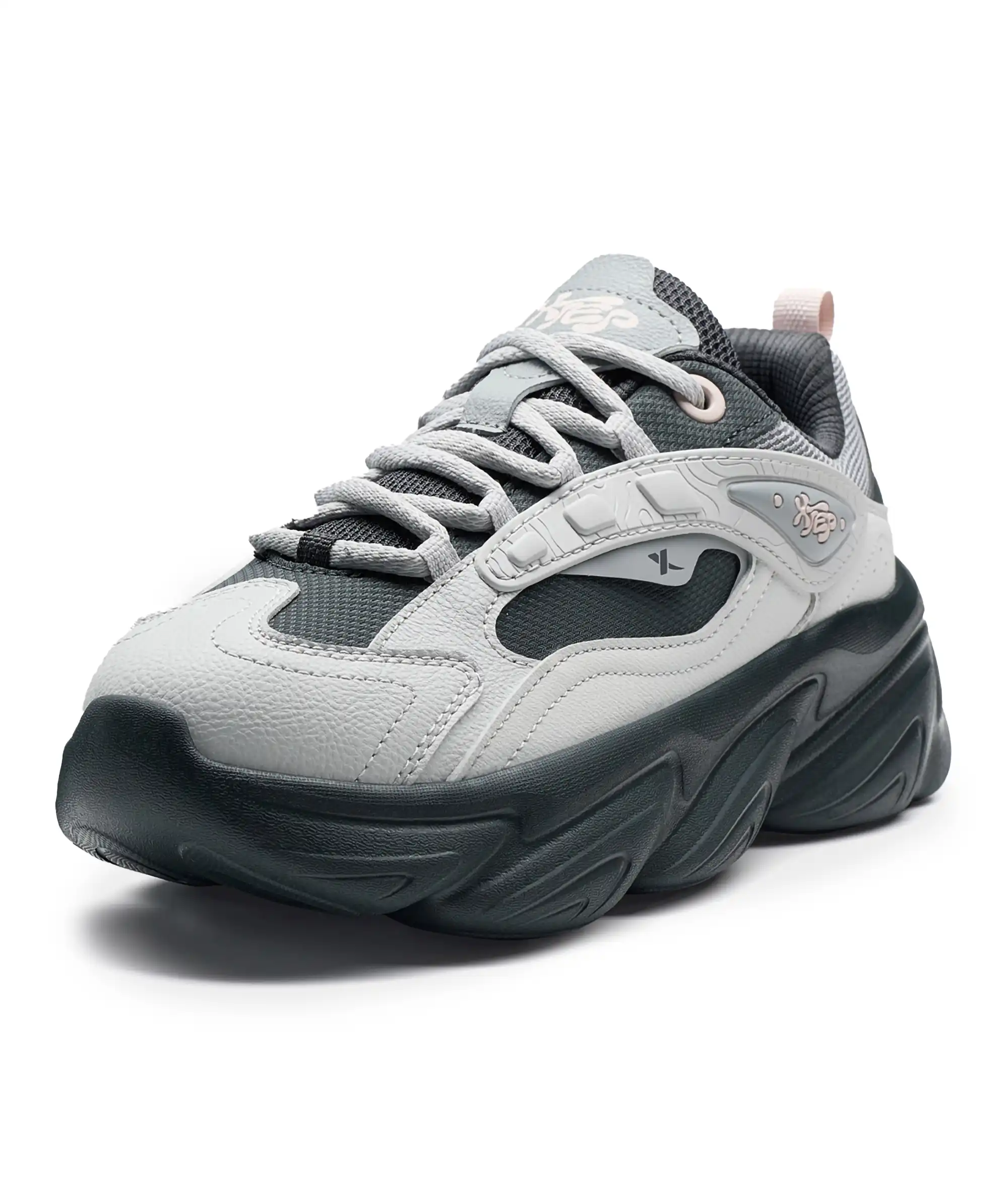 975418320027-3_A Lifestyle Shoes Phantom Grey/Carbon Blk/Grey54 – Image 1